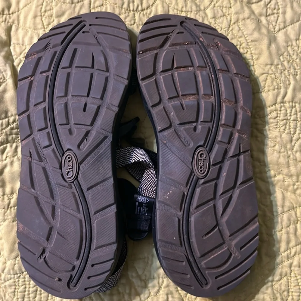 Women's size 9 chacos - Picture 2 of 3